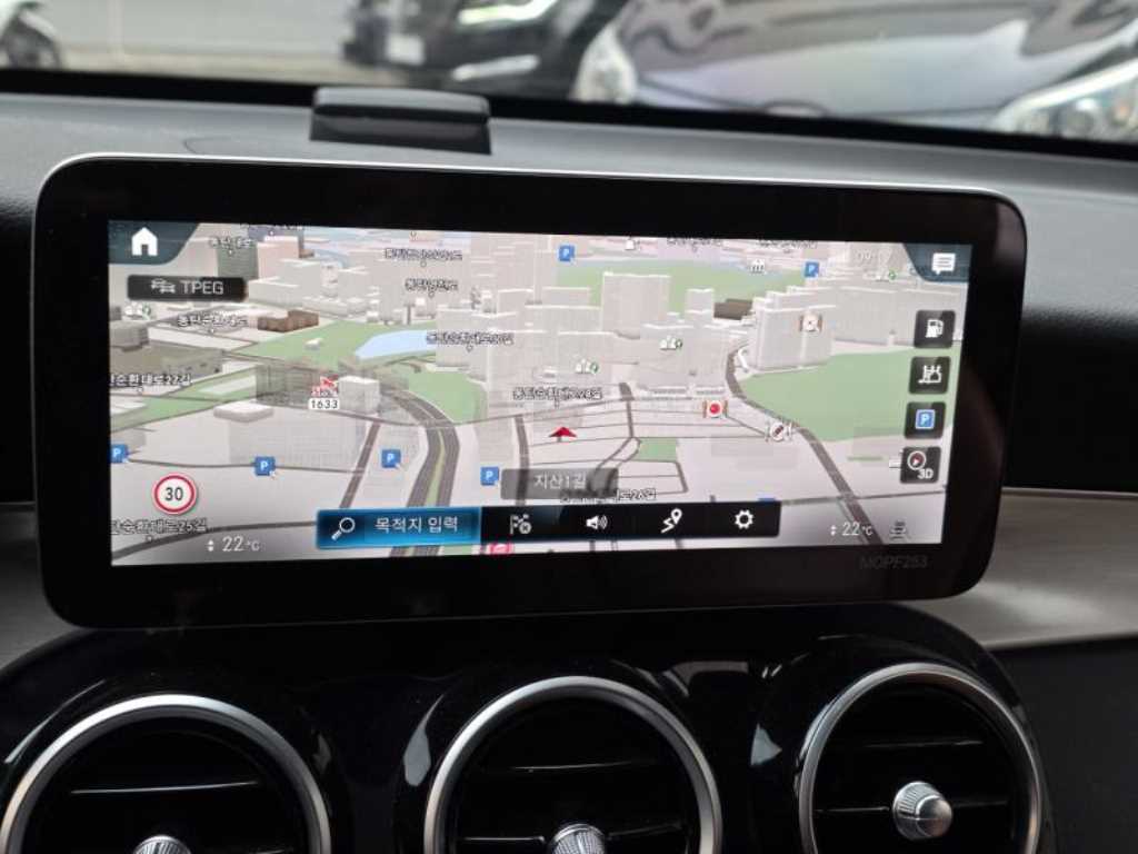 Mercedes Benz GLC Class - Vista 11