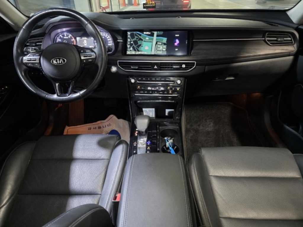 KIA K7 - Vista 10