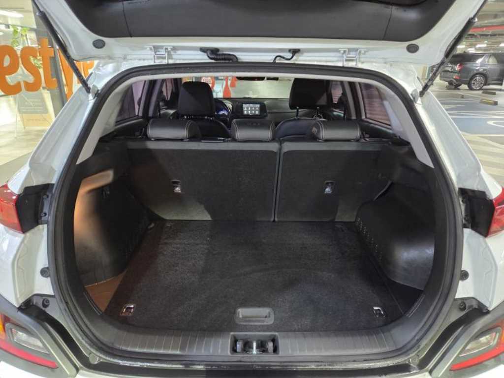 HYUNDAI Kona - Vista 6