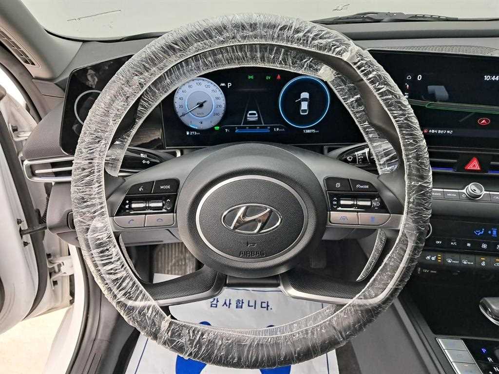 HYUNDAI Avante - Vista 7