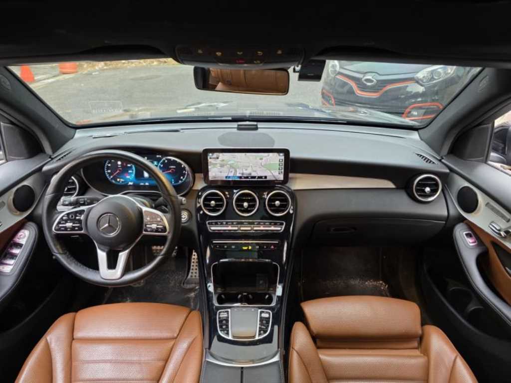 Mercedes Benz GLC Class - Vista 8