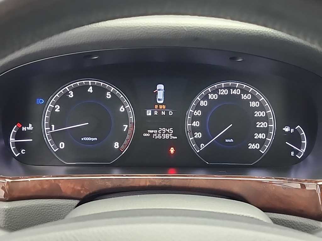 HYUNDAI Equus - Vista 6