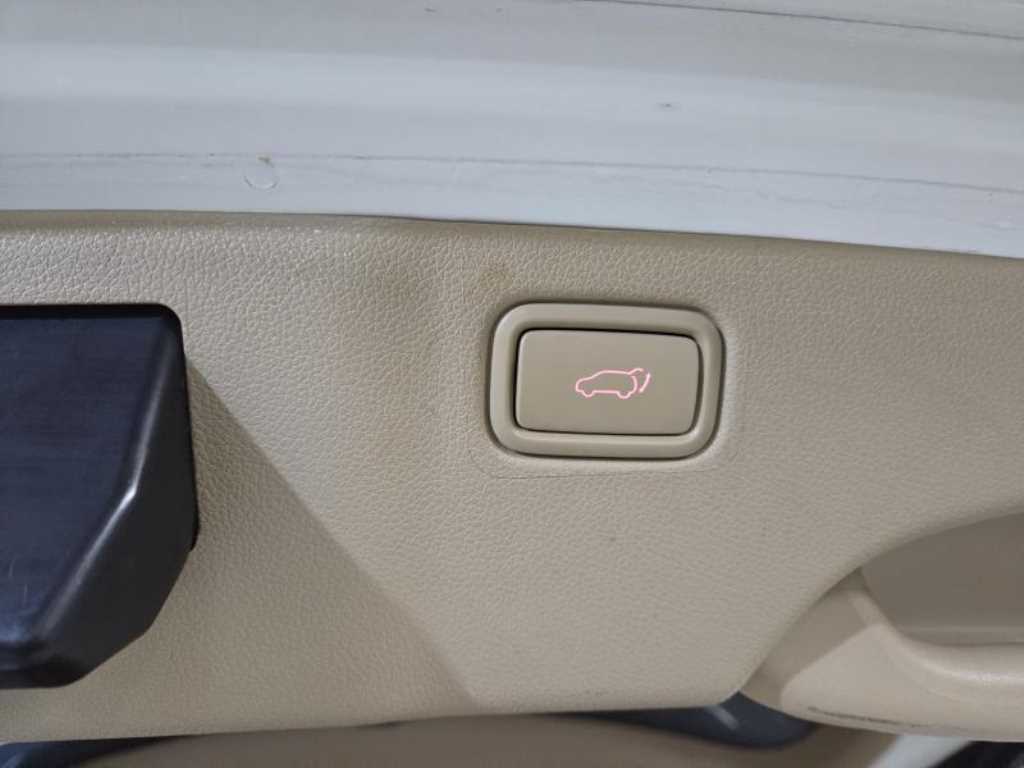 KIA Carnival - Vista 7