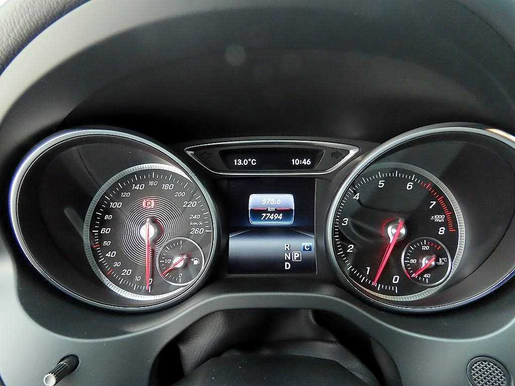 Mercedes Benz GLA Class - Vista 9