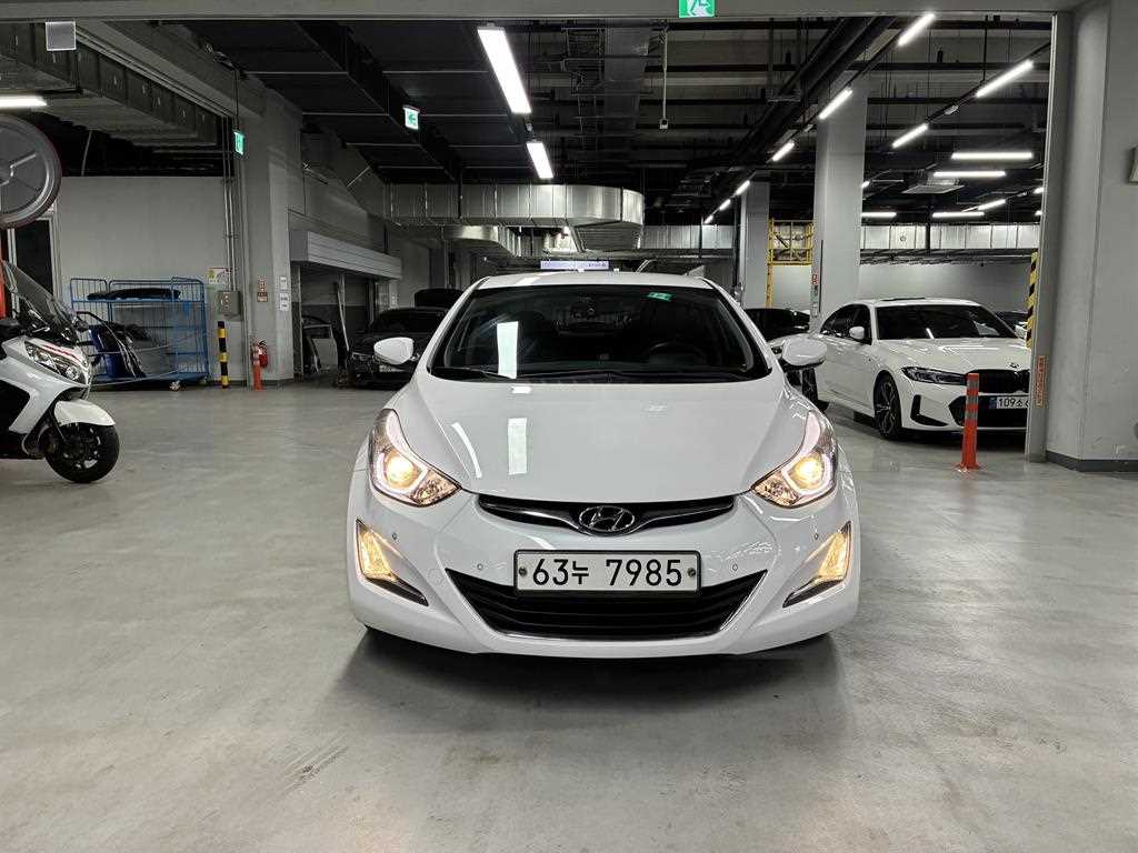 HYUNDAI Avante 2015 Blanco - Importación desde Corea - HF Imports Iquique - Foto 1