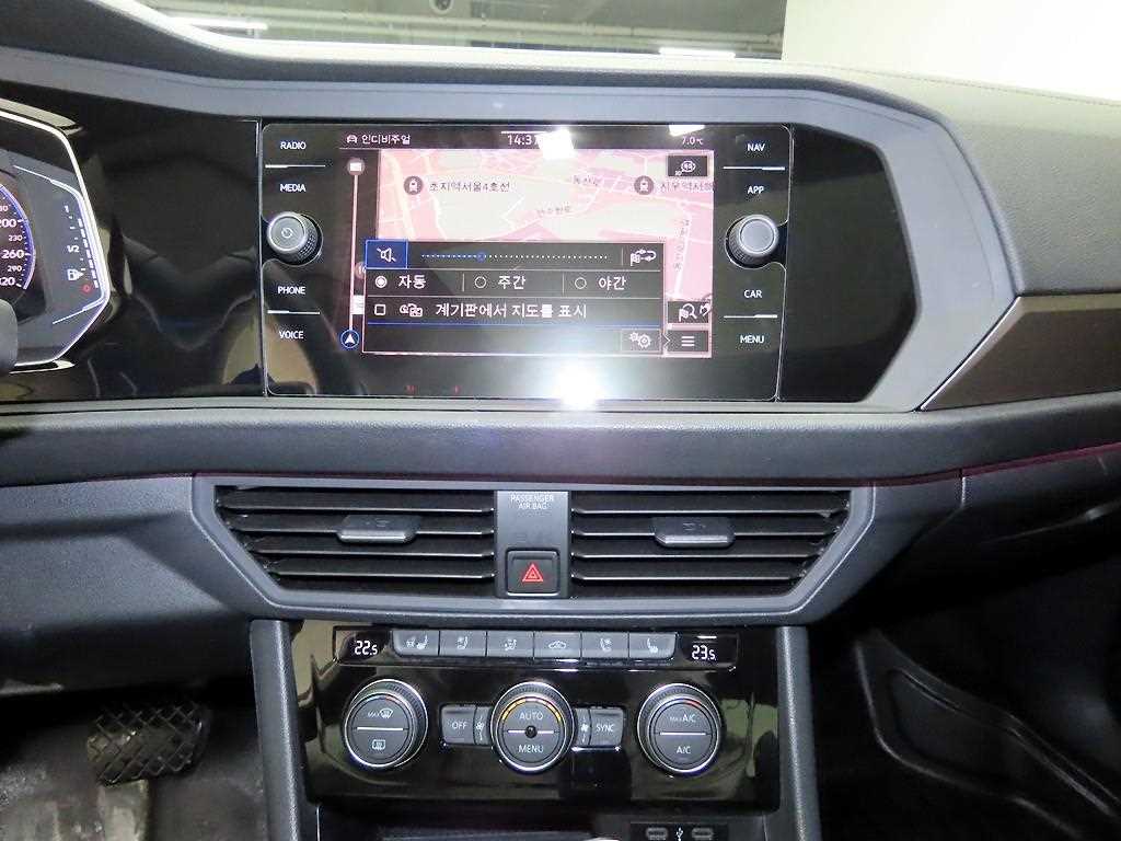 Volkswagen Jetta - Vista 12