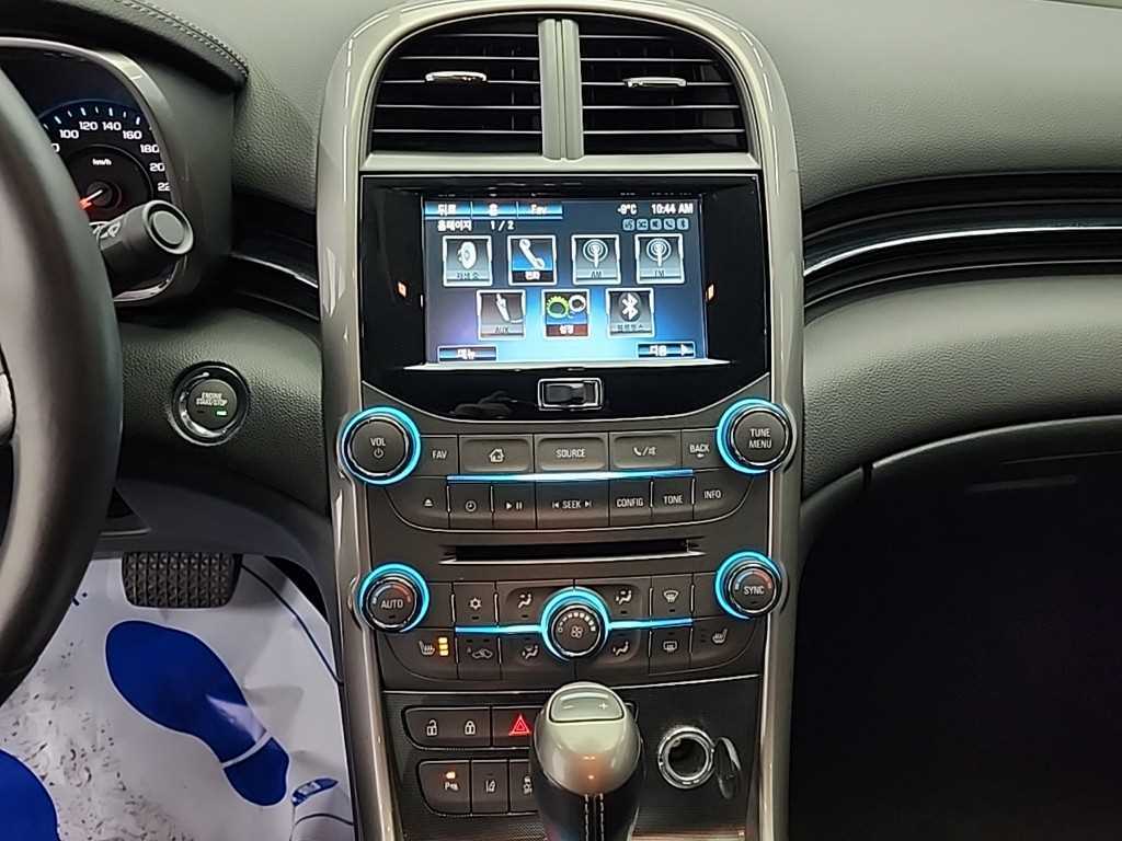 Chevrolet Malibu - Vista 10