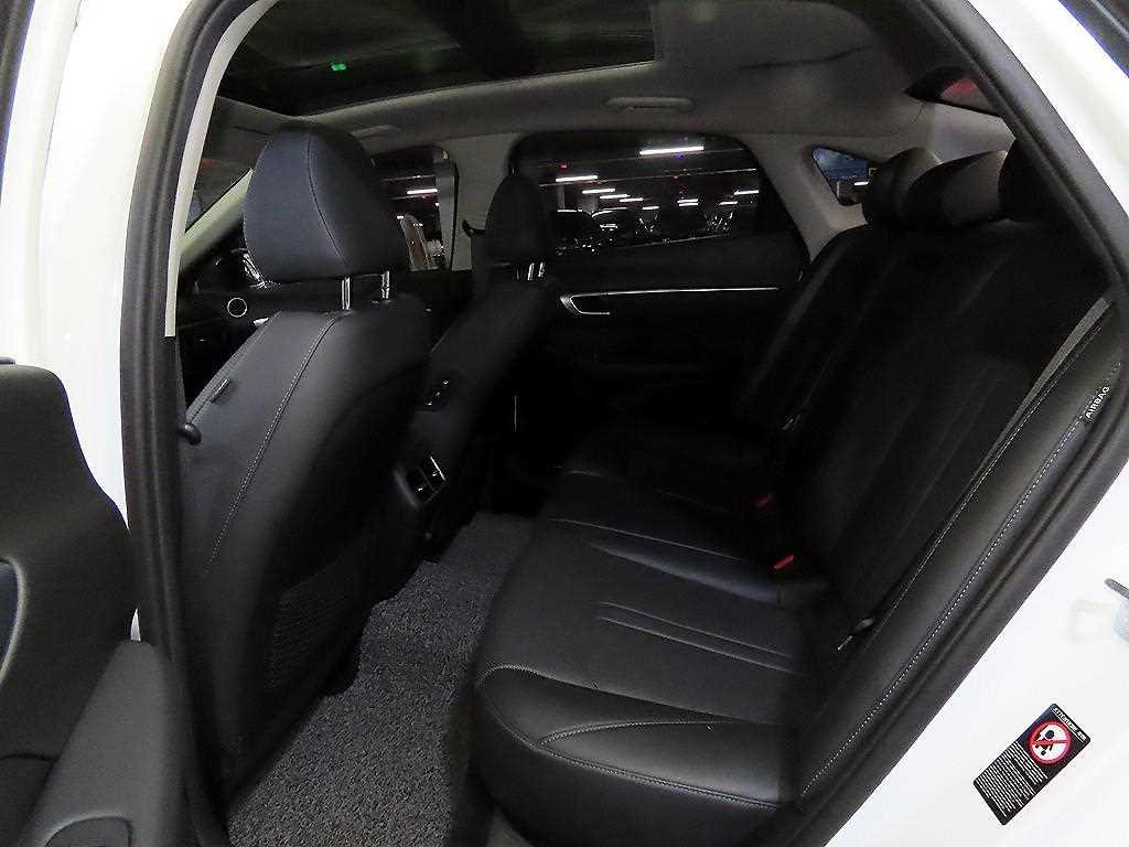 HYUNDAI Sonata - Vista 7