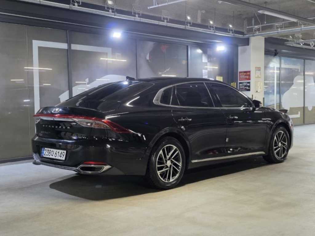 HYUNDAI Grandeur - Vista 4
