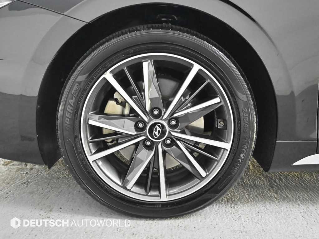 HYUNDAI Grandeur - Vista 5