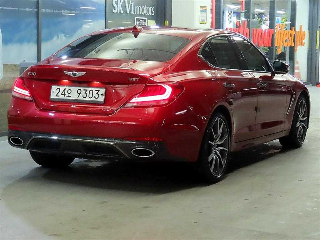 Genesis G70 - Vista 4