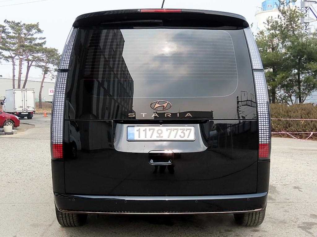 HYUNDAI Staria - Vista 4