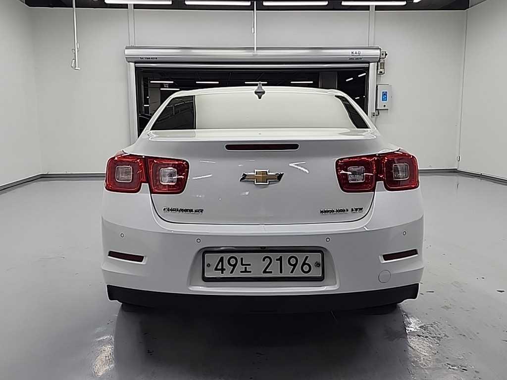 Chevrolet Malibu - Vista 3