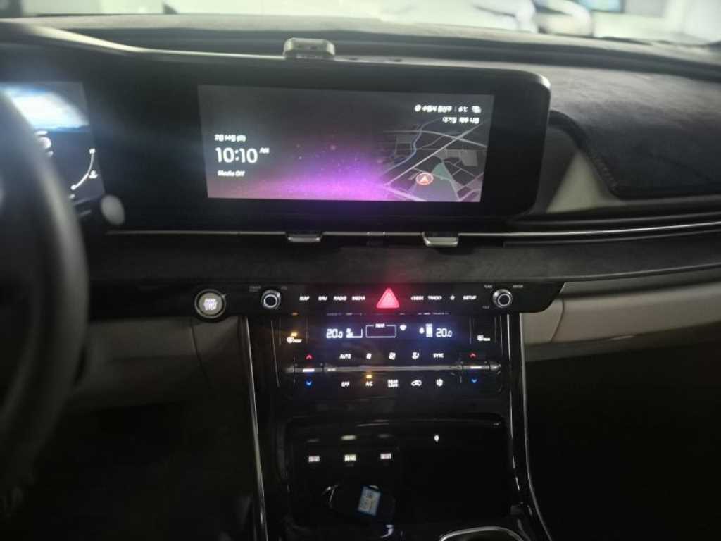 KIA Carnival - Vista 8