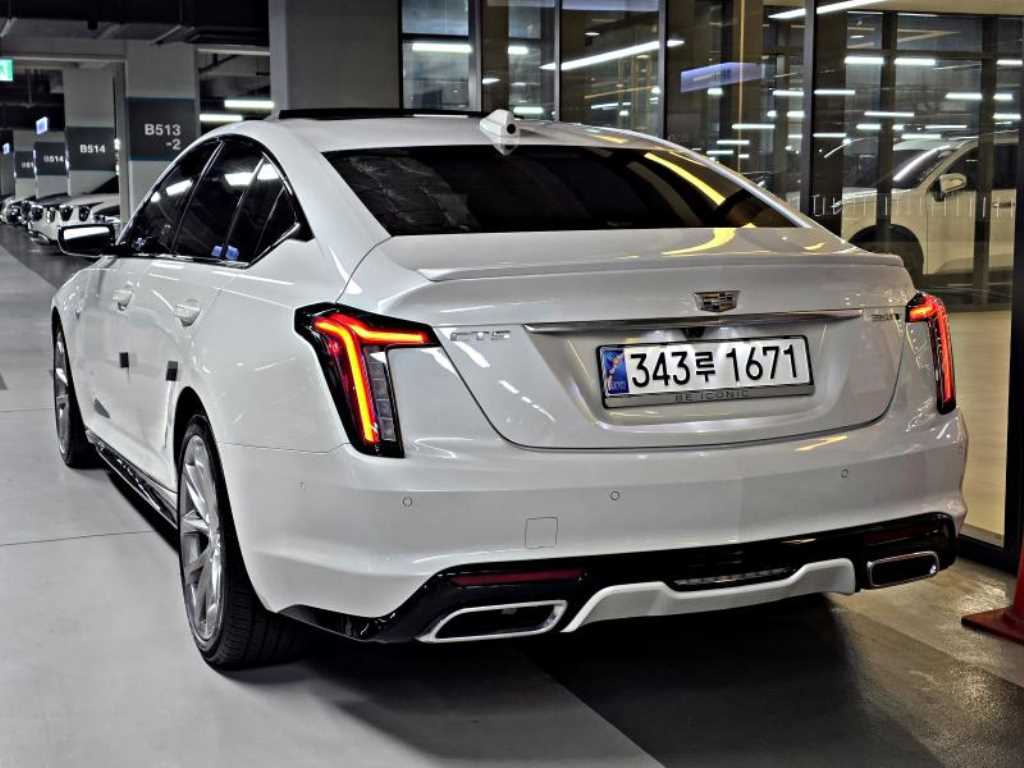Cadillac CT5 - Vista 4