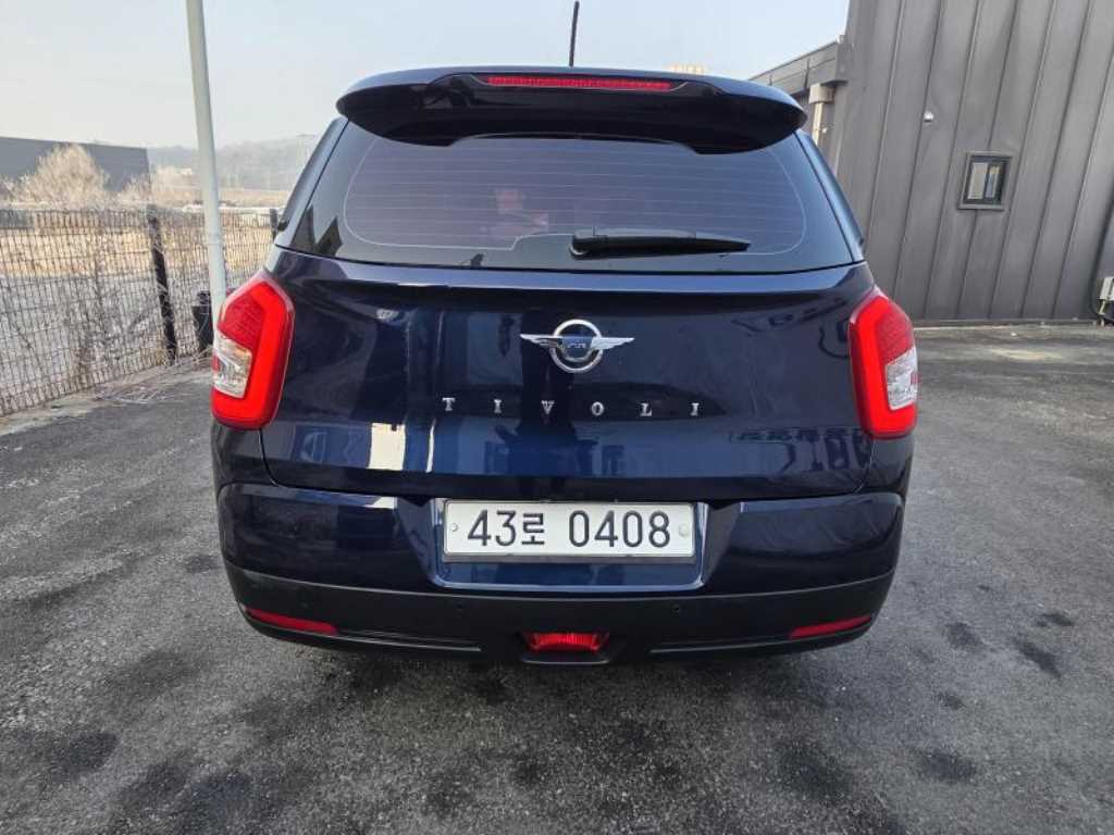 Ssangyong Tivoli - Vista 3