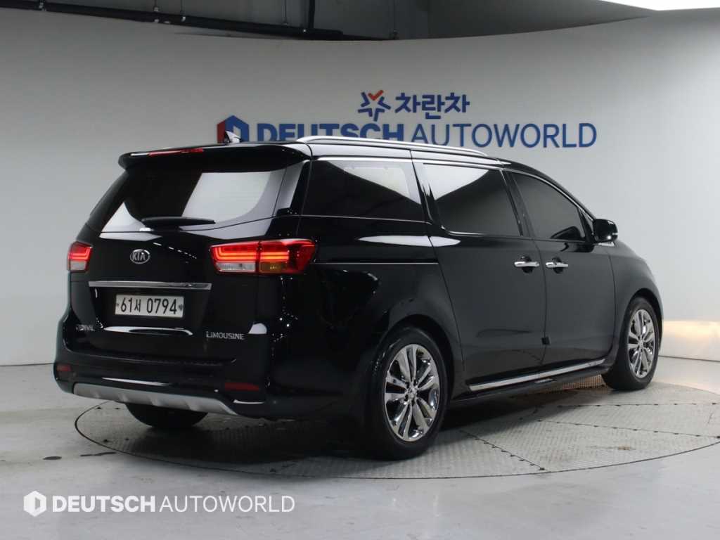 KIA Carnival - Vista 2