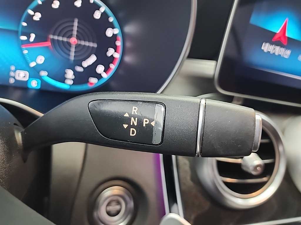 Mercedes Benz C Class - Vista 8