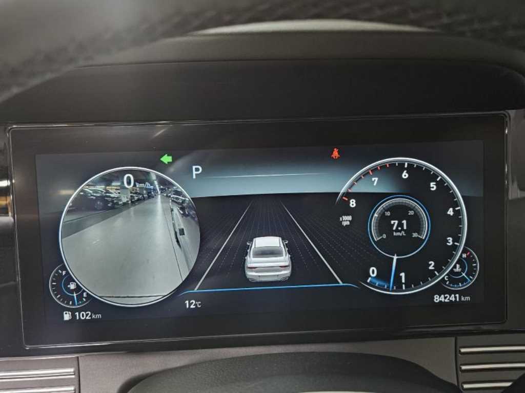 HYUNDAI Grandeur - Vista 12