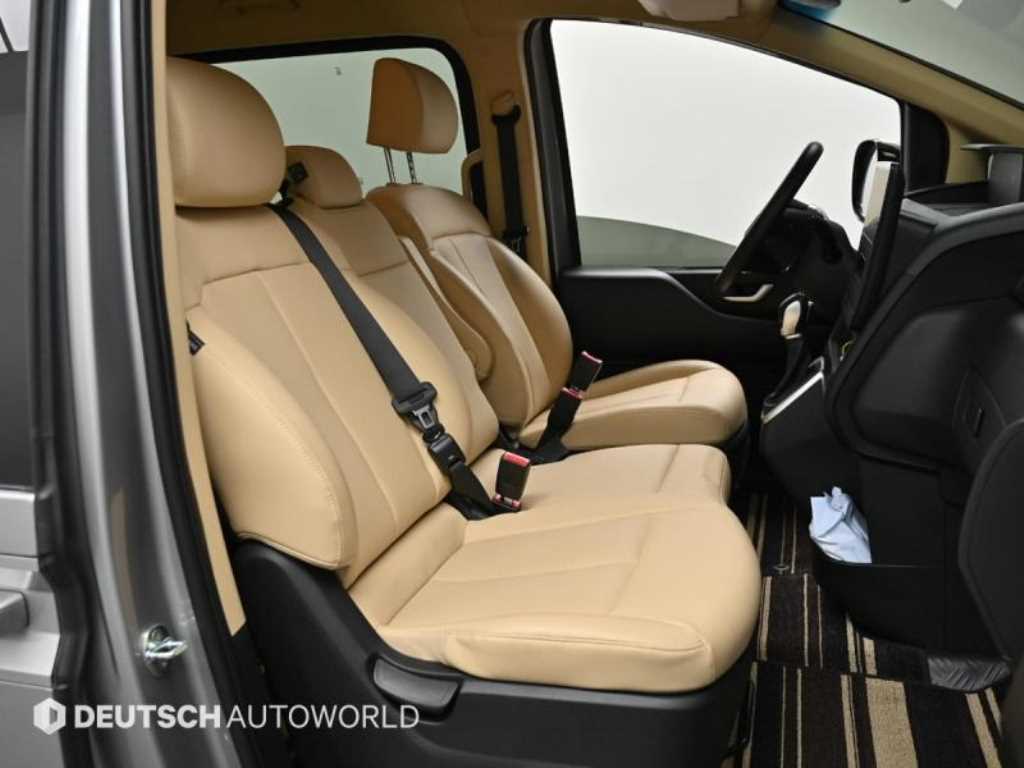 HYUNDAI Staria - Vista 10