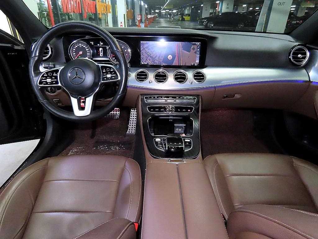 Mercedes Benz E class - Vista 10