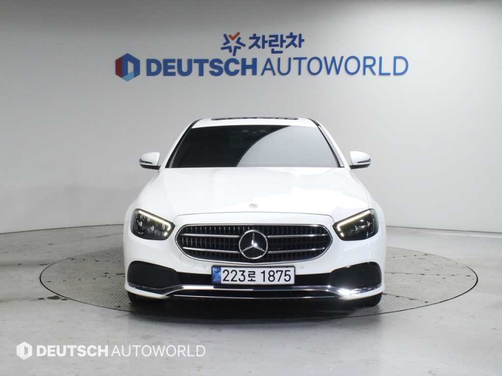 Mercedes Benz E class - Vista 3