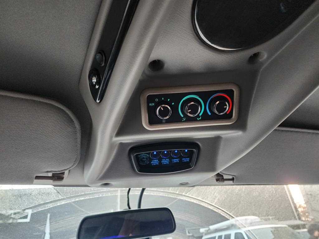 Chevrolet Express van - Vista 9