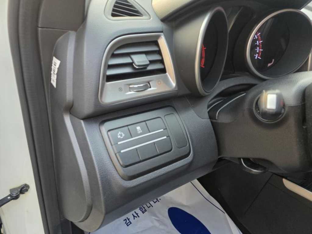 Ssangyong Tivoli - Vista 11