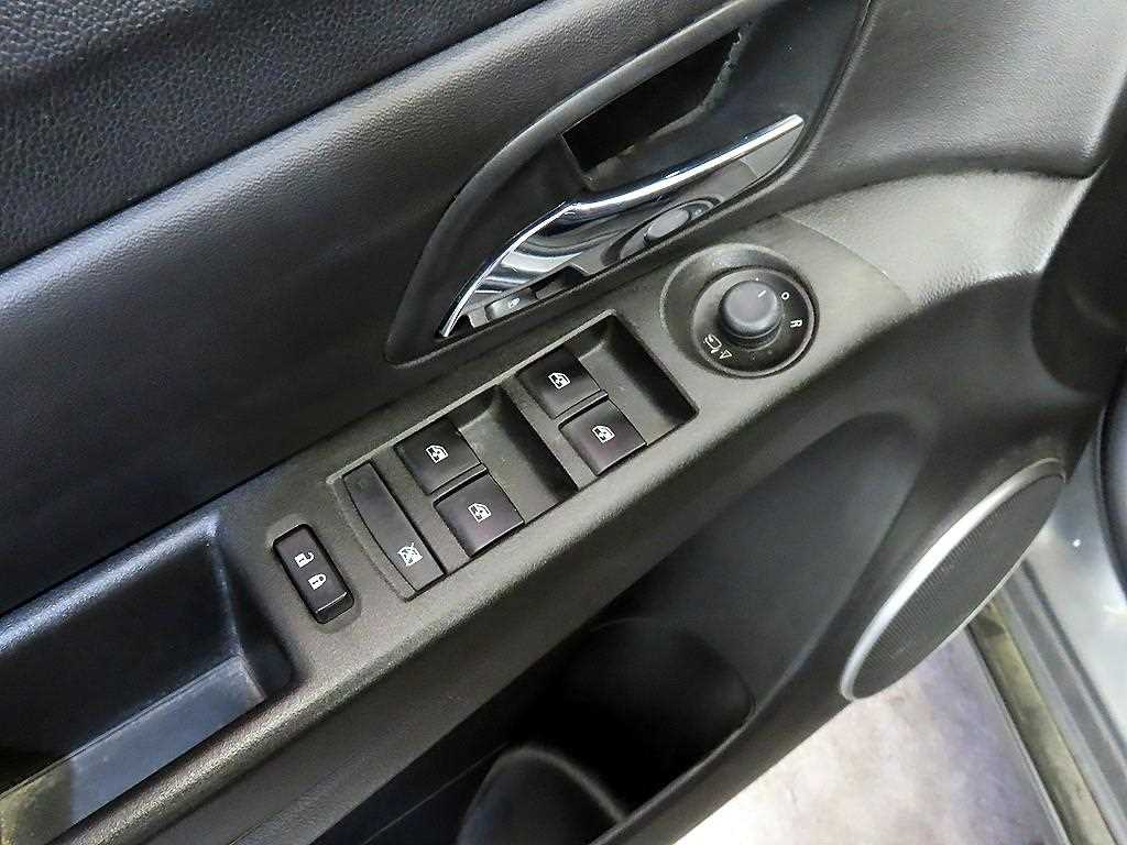 Chevrolet Cruise 2016 Gris - Importación desde Corea - HF Imports Iquique - Foto 13