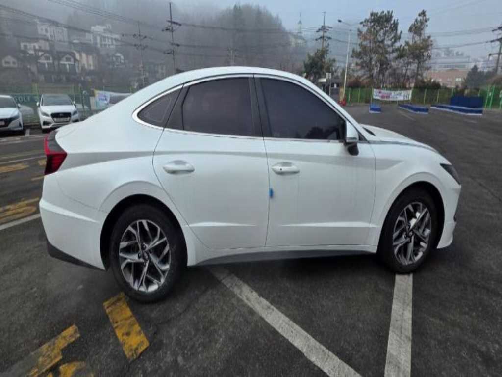 HYUNDAI Sonata - Vista 2