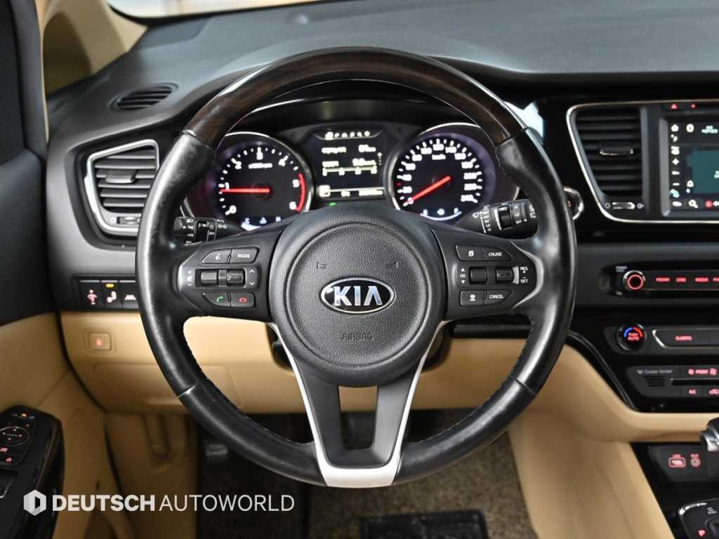 KIA Carnival 2017 - Importación desde Corea - HF Imports Iquique - Foto 13