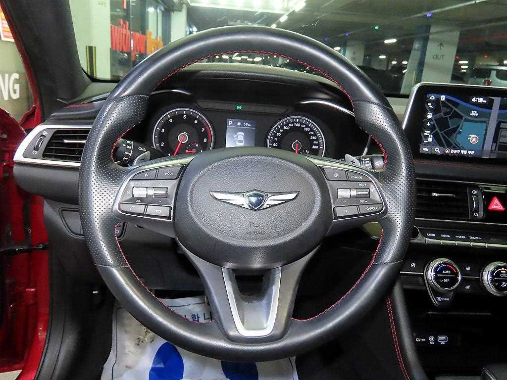 Genesis G70 - Vista 8