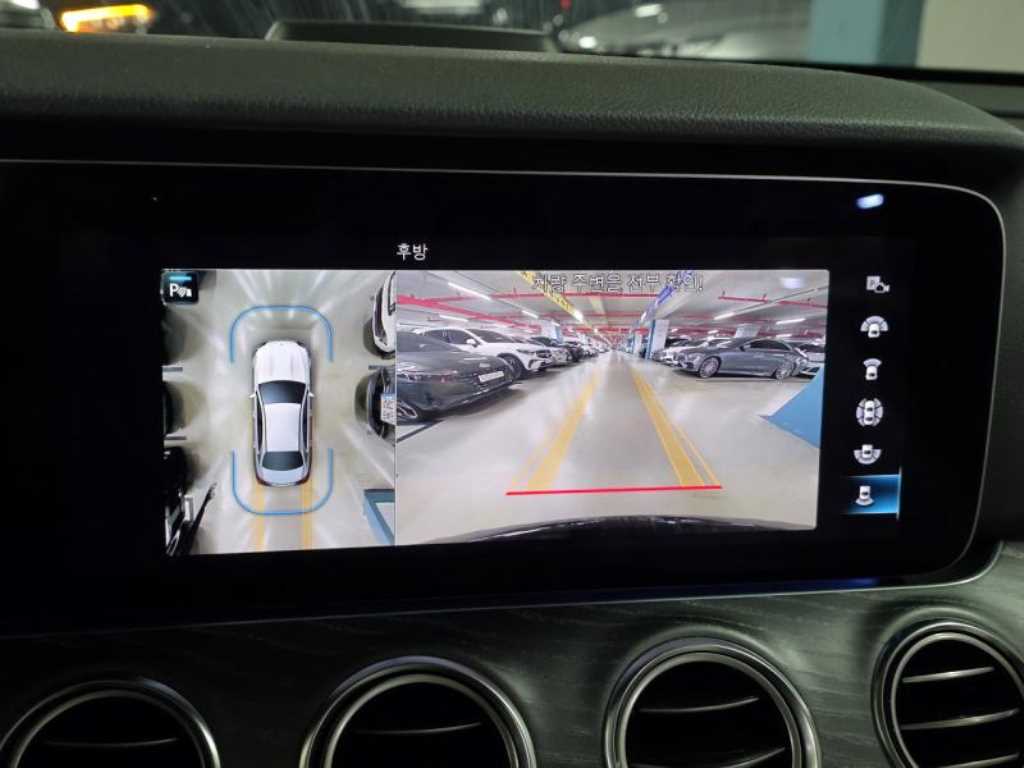 Mercedes Benz E class - Vista 12