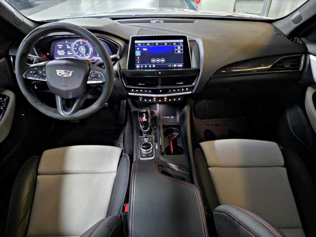 Cadillac CT5 - Vista 9