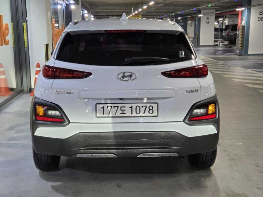 HYUNDAI Kona - Vista 5