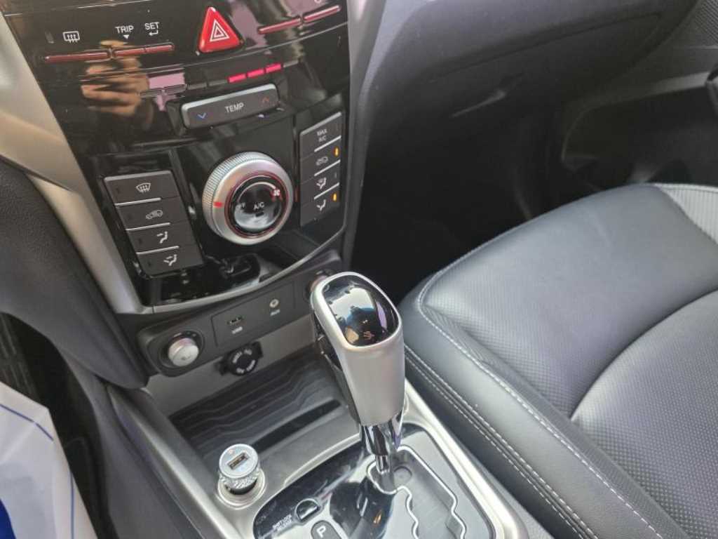 Ssangyong Tivoli 2017 Blanco - Importación desde Corea - HF Imports Iquique - Foto 14