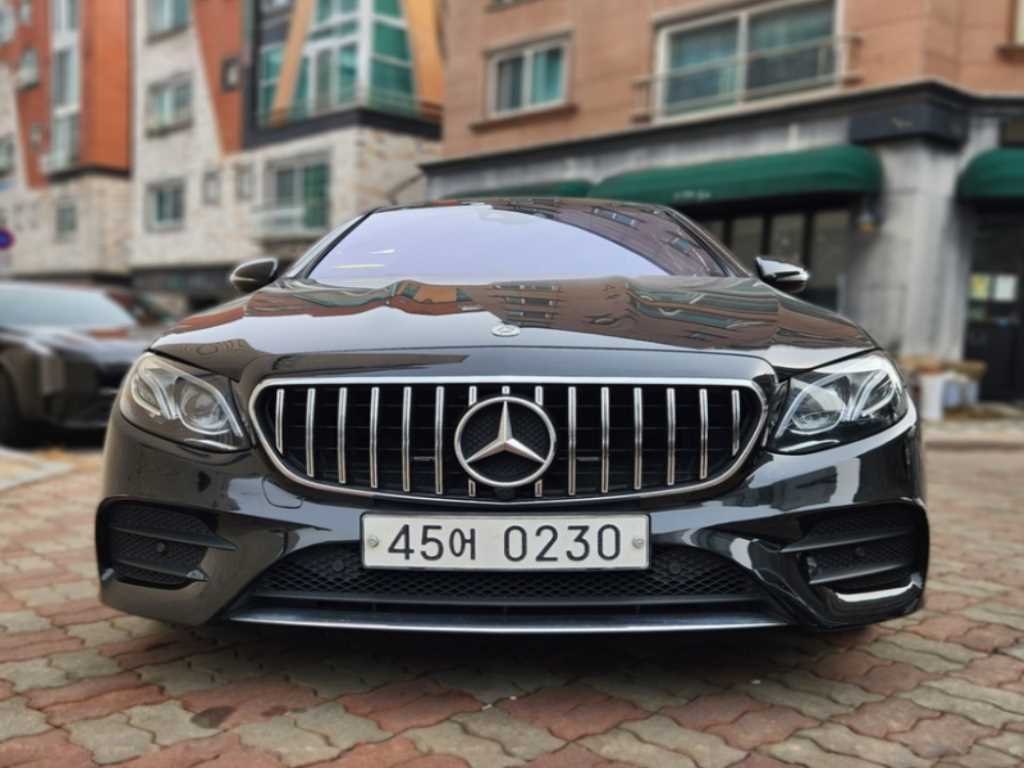 Mercedes Benz E class 2017 Negro - Importación desde Corea - HF Imports Iquique - Foto 1