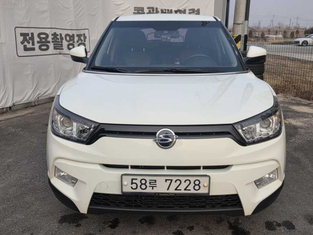 Ssangyong Tivoli 2017 Blanco - Importación desde Corea - HF Imports Iquique - Foto 1
