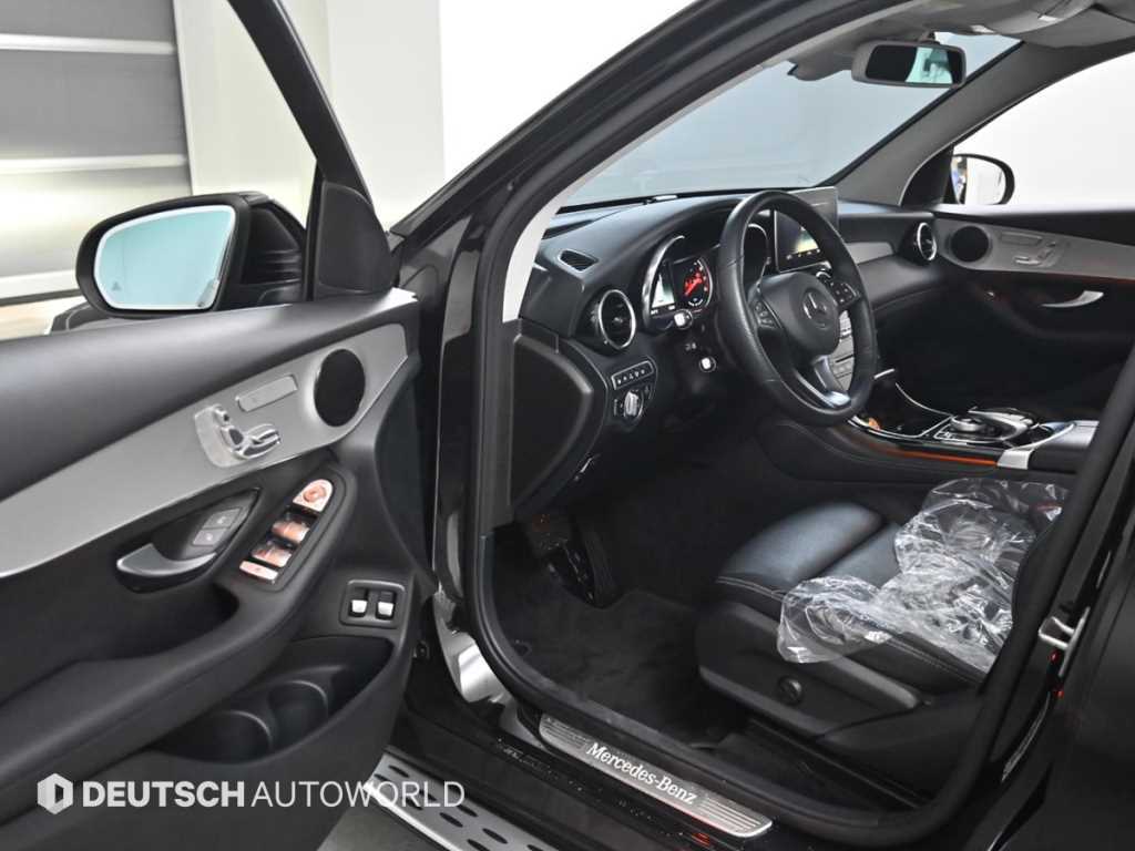 Mercedes Benz GLC Class - Vista 11