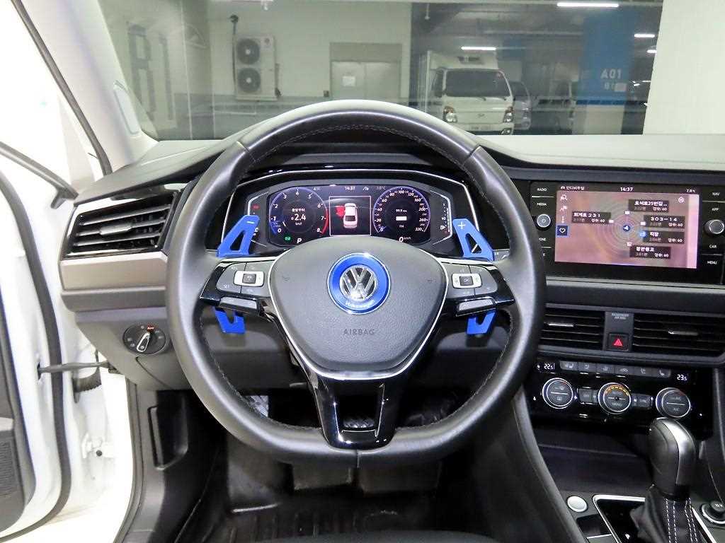 Volkswagen Jetta - Vista 8