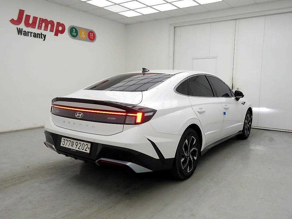 HYUNDAI Sonata - Vista 4