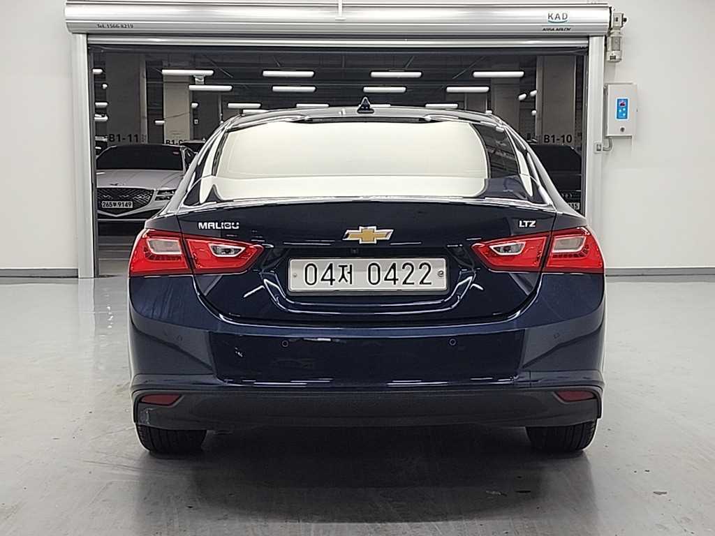 Chevrolet Malibu - Vista 3