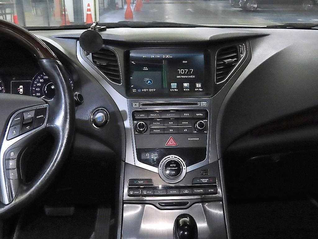 HYUNDAI Grandeur - Vista 11