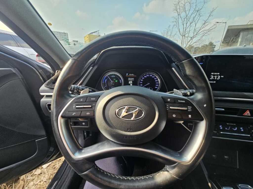 HYUNDAI Sonata - Vista 12