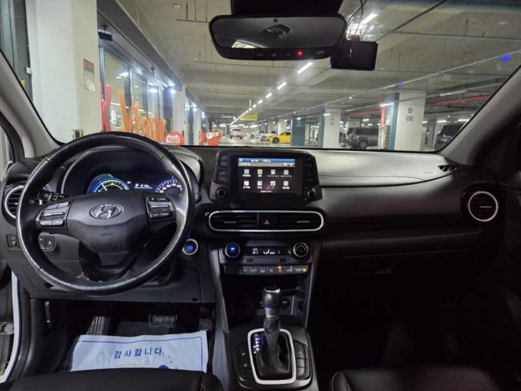 HYUNDAI Kona - Vista 9