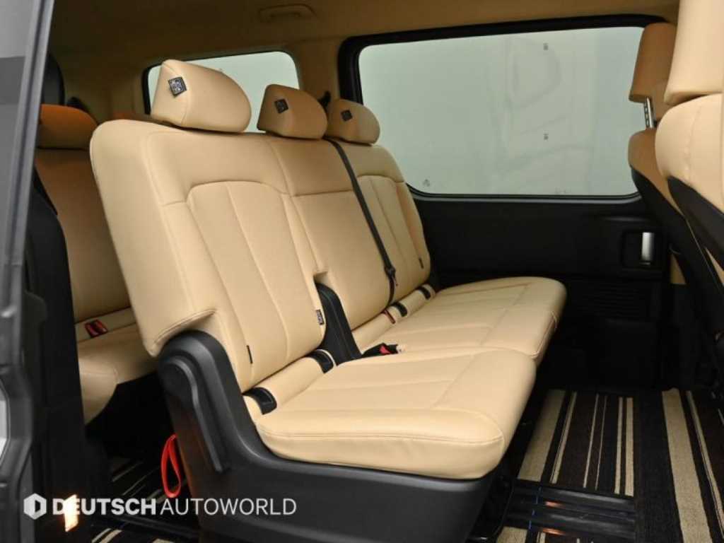 HYUNDAI Staria - Vista 12