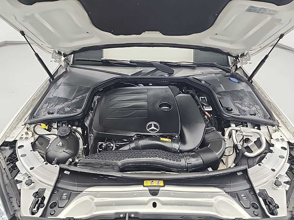 Mercedes Benz C Class - Vista 5