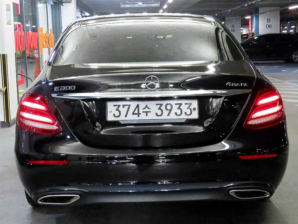 Mercedes Benz E class - Vista 5