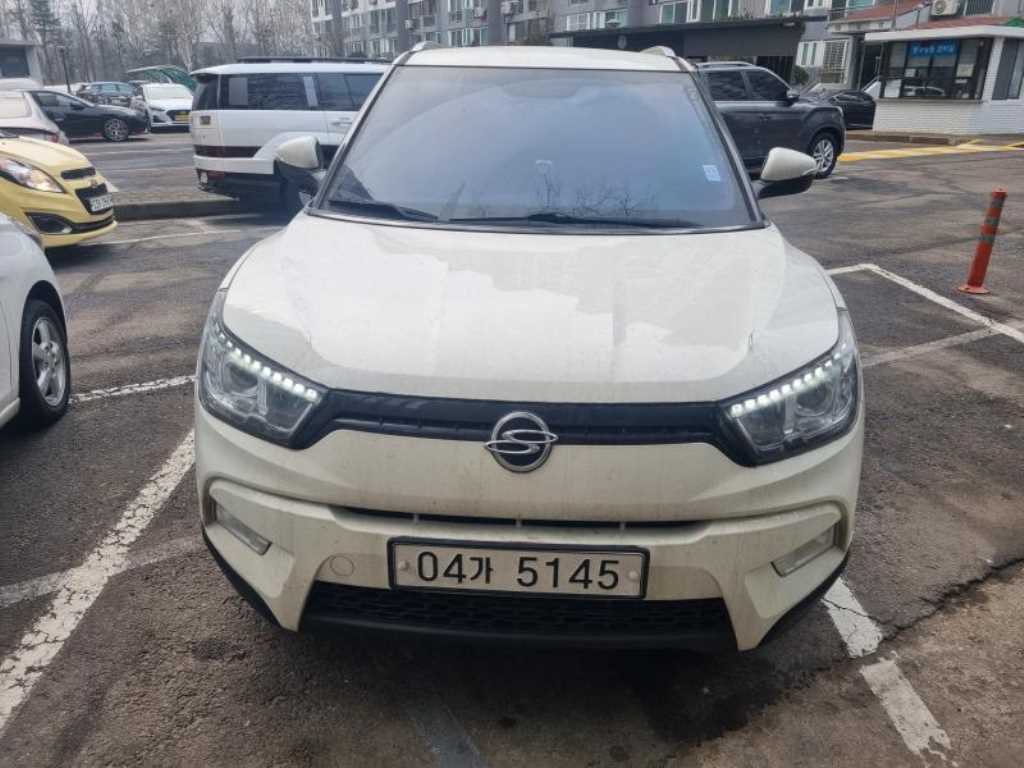 Ssangyong Tivoli 2017 Blanco - Importación desde Corea - HF Imports Iquique - Foto 1