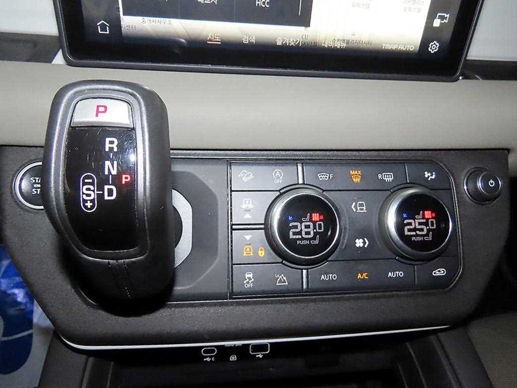 Land Rover Defender - Vista 12